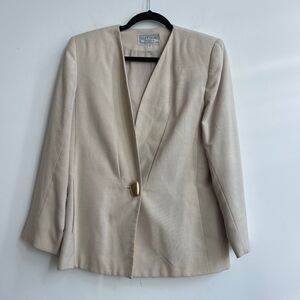 Vintage SuitsMe Cream Blazer w/ Gold Buttons - 8
